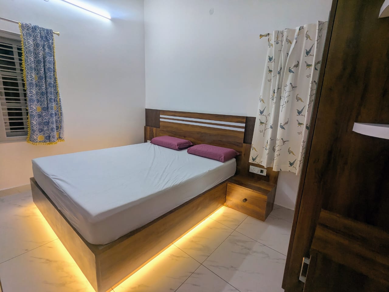 Cozy Queen Room - JRD House